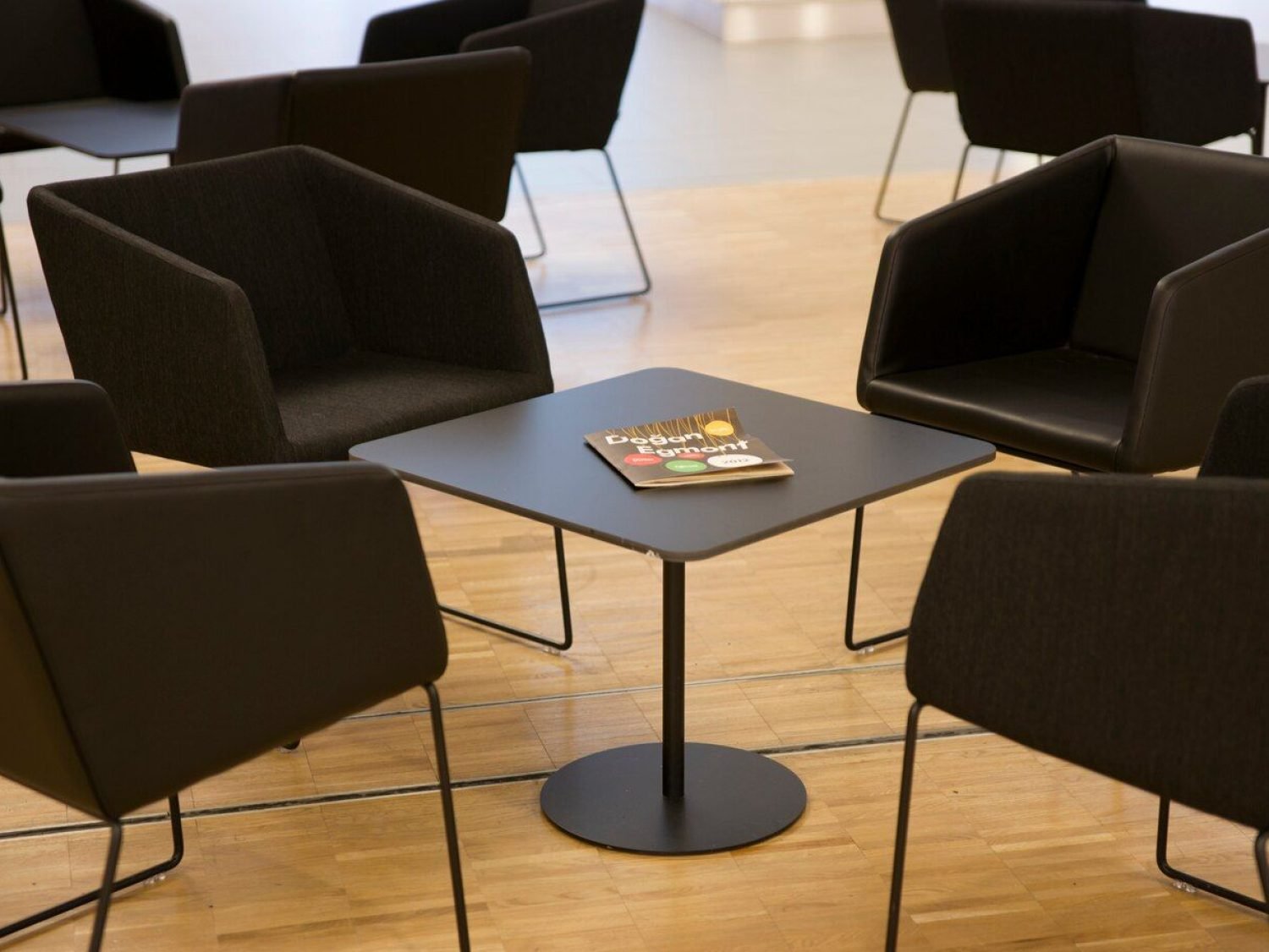 table-chairs-around_1122-1413 table-chairs-around_1122-1413